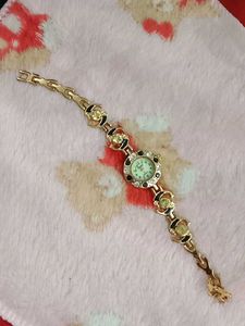 Elegant Women's Gold Watch with Crystal Accents