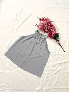 Pretty Sleeveless Formal Top