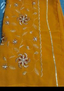 Embroidered saare with blouse