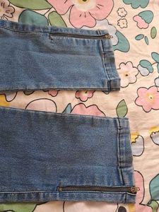 Blue Denim Jeans with Zipper Ankle Detail