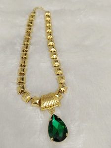 Elegant Gold Necklace with Emerald Pendant