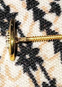 Elegant Gold Stud Earrings 18 carat