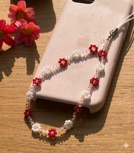 Cute Beaded Flower Phone Charm🩷