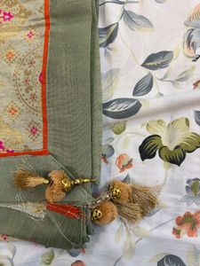 Elegant dupatta with Tassels