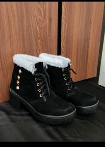 🇬🇧Chic Black Faux Fur Lined Boots