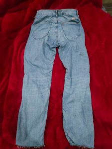 Classic H&amp;M Jeans Outfit