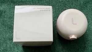 Laneige Lip Treatment Balm with spatula
