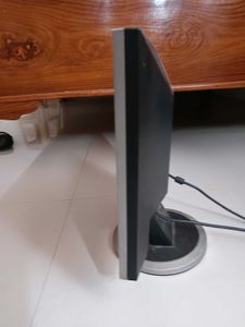 Flat Screen Computer Monitor