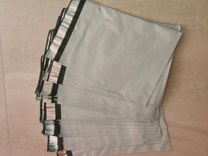 25 Shipping Bags
