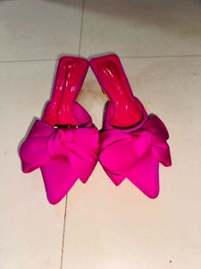 Stunning Fuchsia Bow Heels