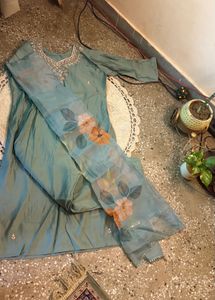 Beautiful Floral Kurta Set
