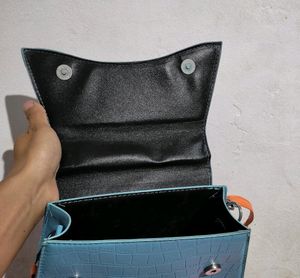 Imported Sling 2 In 1..