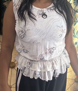 Chic Floral Sleeveless Ruffled Top