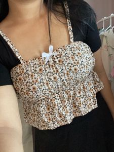 Sale🌸Floral Print Crop Top🌼