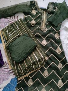 Elegant Green Embroidered Kurta Set
