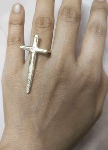 Elegant finger Ring 💍 christian simble Rin
