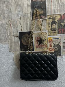 Chic Quilted Black Shoulder Bag
