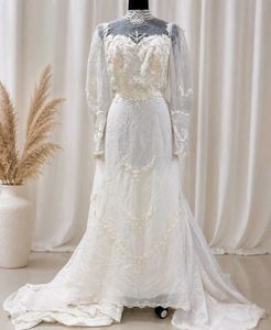 Vintage Ivory Lace Wedding Gown | Thrifted | No Ne