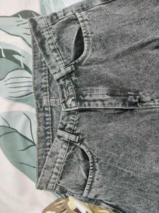 Trendy Black Wash Cargo Jeans