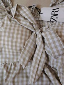 Gingham Tie-Front Puff Sleeve Top