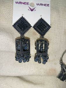 Stylish Black &amp; Silver Earrings - Pairs