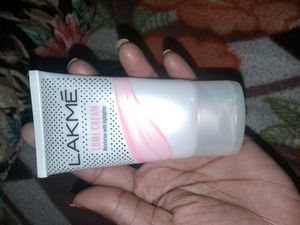 Lakmi Lumi Cream