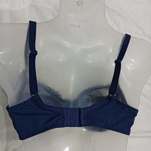 Elegant Navy Lace Underwired Bra