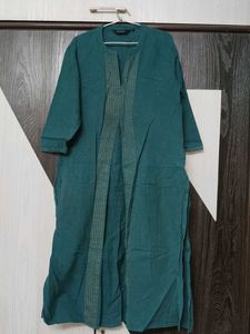 Elegant Teal Kurta with Intricate Neckline