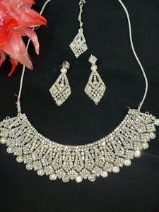 silver Stunning Rhinestone Necklace &amp; Earring Set