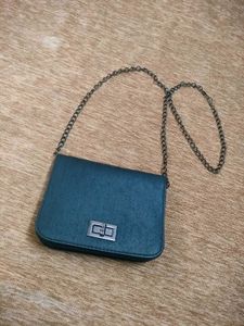 Chic Chain Crossbody Bag