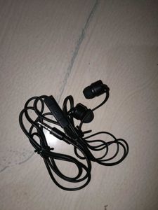 Black Wired Earphones