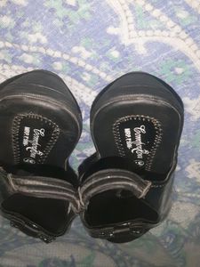 Ladies Shoe 👞