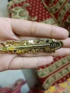 Elegant Gold Flower Hair Clip