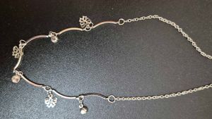 Silver Tone leaf Necklace
