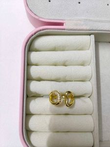 Unique Ring with Crystals