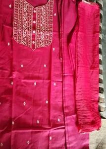 Elegant Pink Embroidered Kurti Set.  size- M