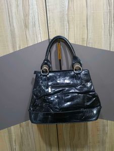 Chic Black Croc Embossed Handbag