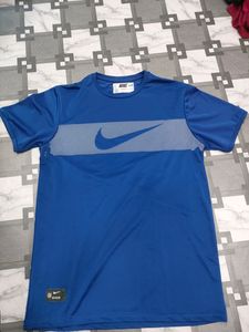Dry fit Tshirt