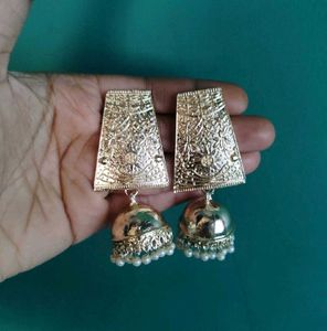 Elegant Gold Jhumka Earrings