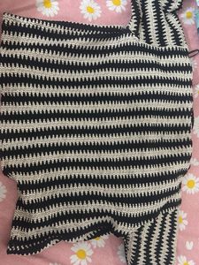 Chic Black &amp; White Patterned Top