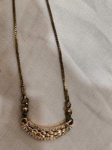 Elegant Rhinestone and Gold Tone Necklace