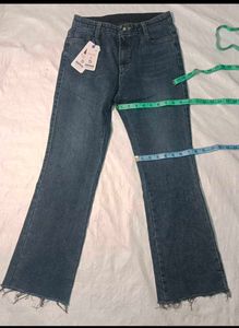 Stylish Flare Jeans with Raw Hem