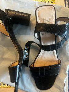 Reduced Chic Black Croc Print 40 cm Block Heels