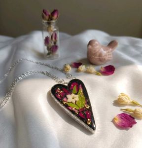 Gothic 3D Heart Necklace with Dried Flowers