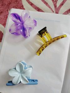 56.Set of 7 Hair Claw Clips