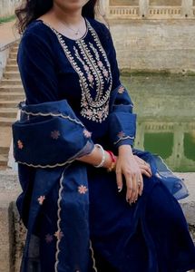 Gorgeous royal blue wedding suit!
