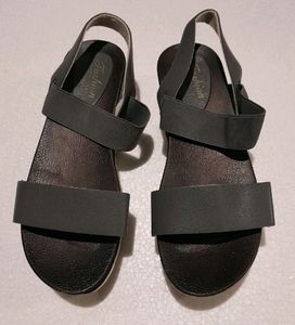 Ladki Ki Sandle