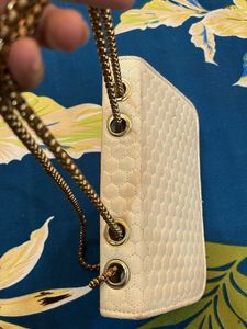 Elegant Shoulder Bag with Chain Strap