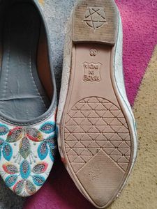 Embroidered Flat belly shoes for girls 💕