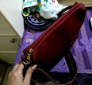 Chic Burgundy Leather Crossbody Bag